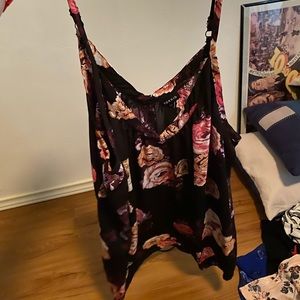 Torrid black floral top sz 3